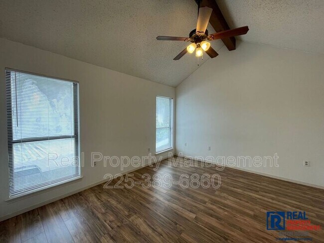 Building Photo - Townhome: Quail Hollow (25% OFF FIRST MONT...