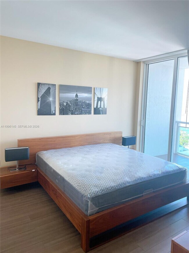 Building Photo - 951 Brickell Ave