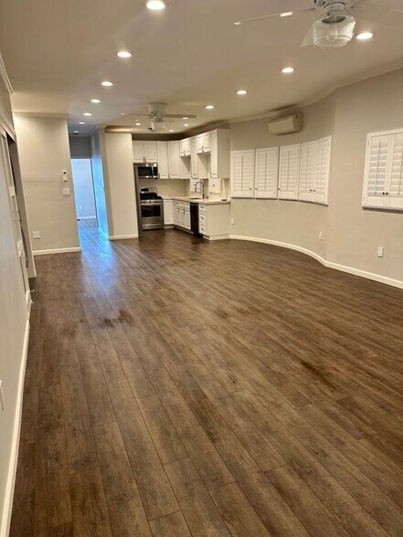 Building Photo - 815 Magnolia Ave