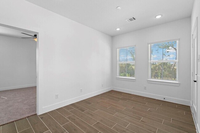 Building Photo - 1310 Shaded Rock Dr