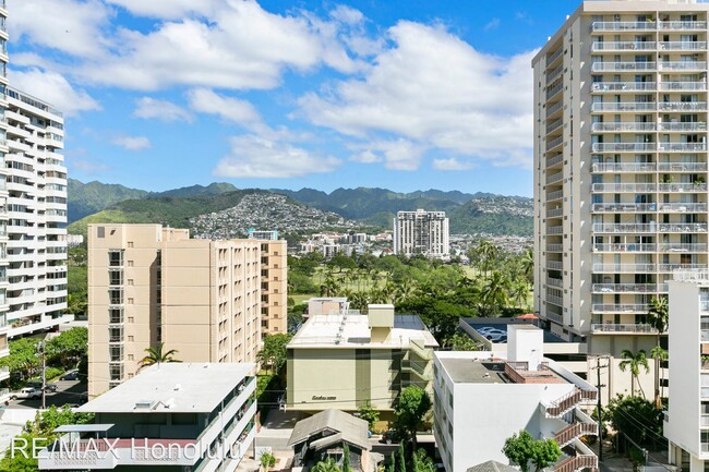 Building Photo - 1 br, 1 bath House - 2440 Kuhio Ave Apr 803