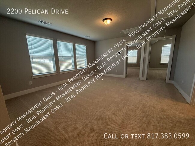 Building Photo - 2200 Pelican Dr