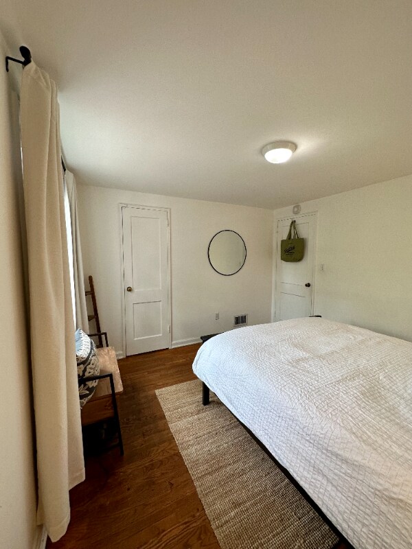 Building Photo - 618 S Pitt St