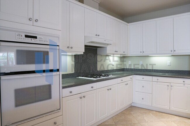 Building Photo - 2029 Savanna Way