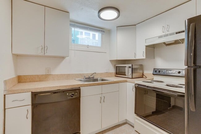 Building Photo - 3703 S Sherman St