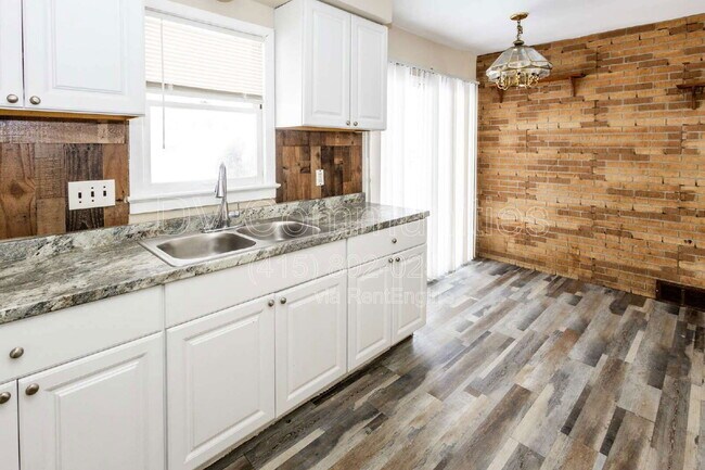 Building Photo - 14147 Pease Rd