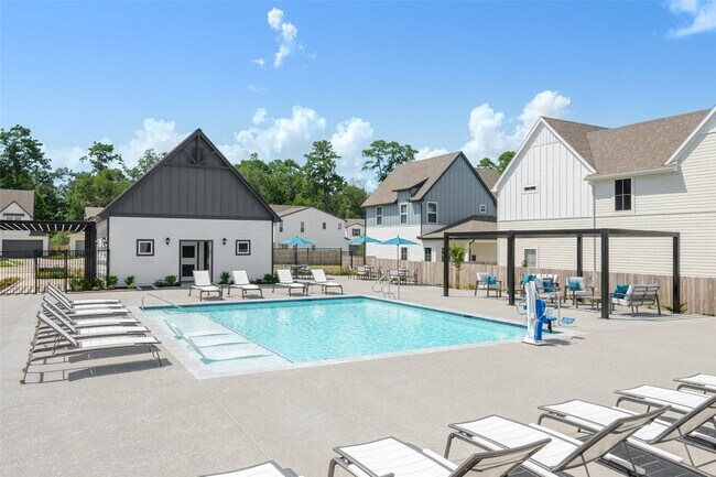 Building Photo - 9835 Willow Creek Commerce Dr
