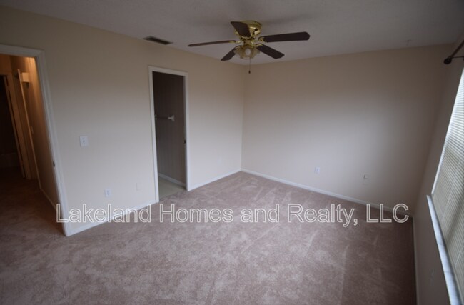 Building Photo - 1920 E Edgewood Dr