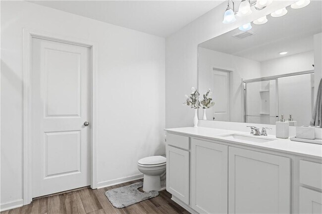 Building Photo - 121 Carnaby St