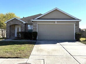 Building Photo - 1819 Serenata Ln