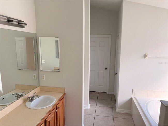 Building Photo - 2604 Luiseno Way
