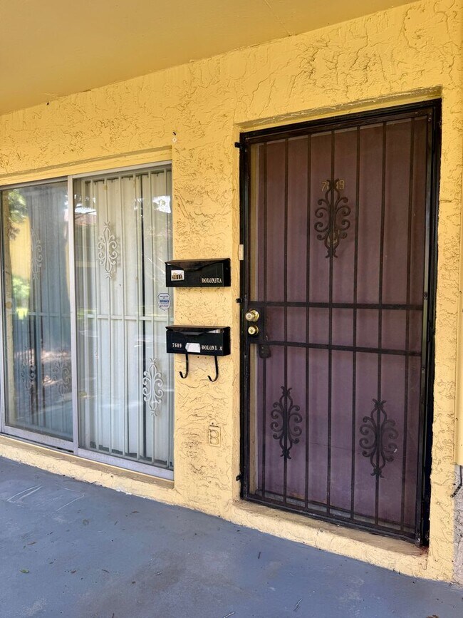 Building Photo - 7609 Dolonita Dr