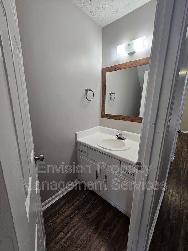 Building Photo - 2638 Fieldstone View Ln SE