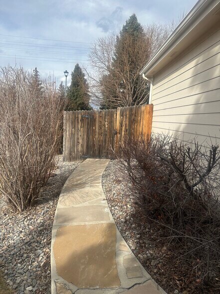 Building Photo - 7502 S Emerson Cir