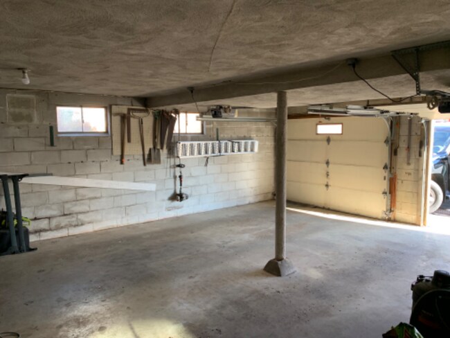 Building Photo - 4936 Kelsch Ln