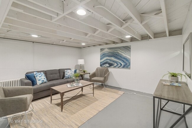 Building Photo - 2309 Riverside Dr