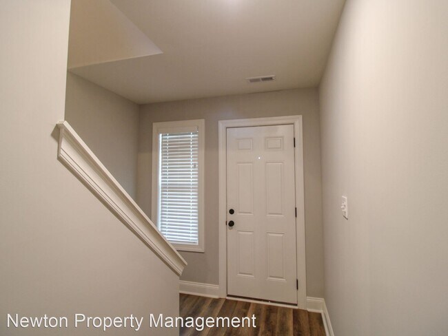 Building Photo - 3 br, 2.5 bath House - 18179 Mae Circle