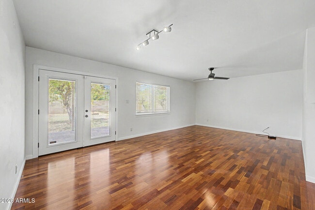 Building Photo - 6108 N 11th Ave