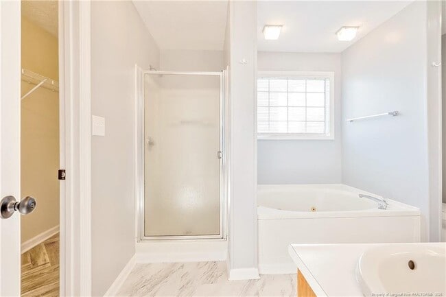 Building Photo - 275 Waterdown Dr