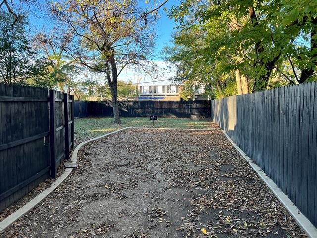 Building Photo - 319 W Page Ave