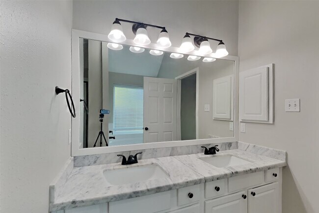 Building Photo - 21023 La Arbre Ln