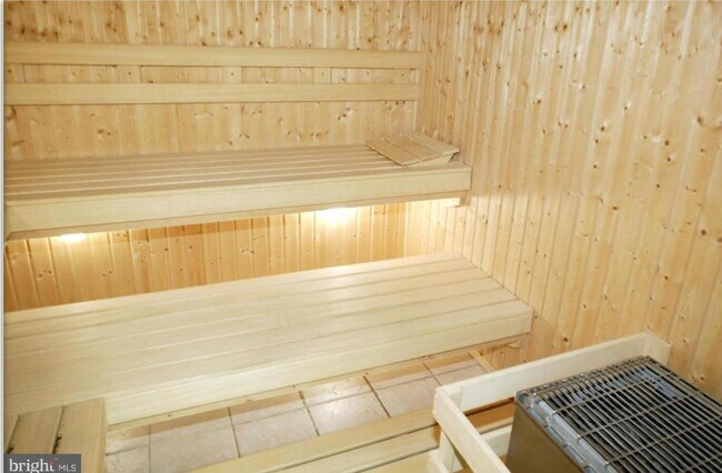 Building Photo - 4501 Arlington Blvd