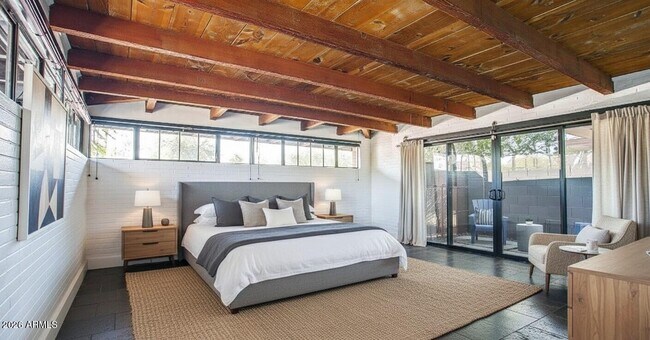 Building Photo - 902 W Verde Ln