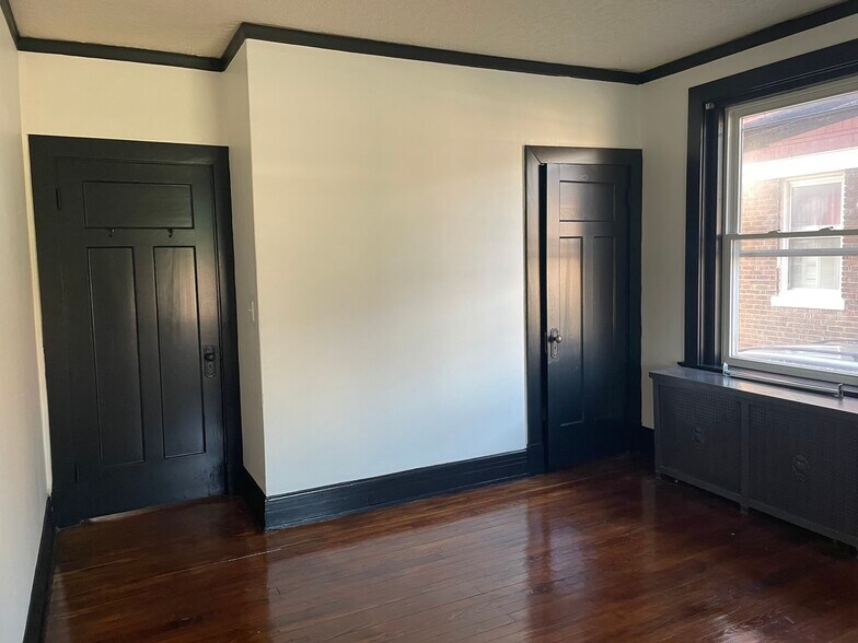 Building Photo - 3421 Trimble Ave