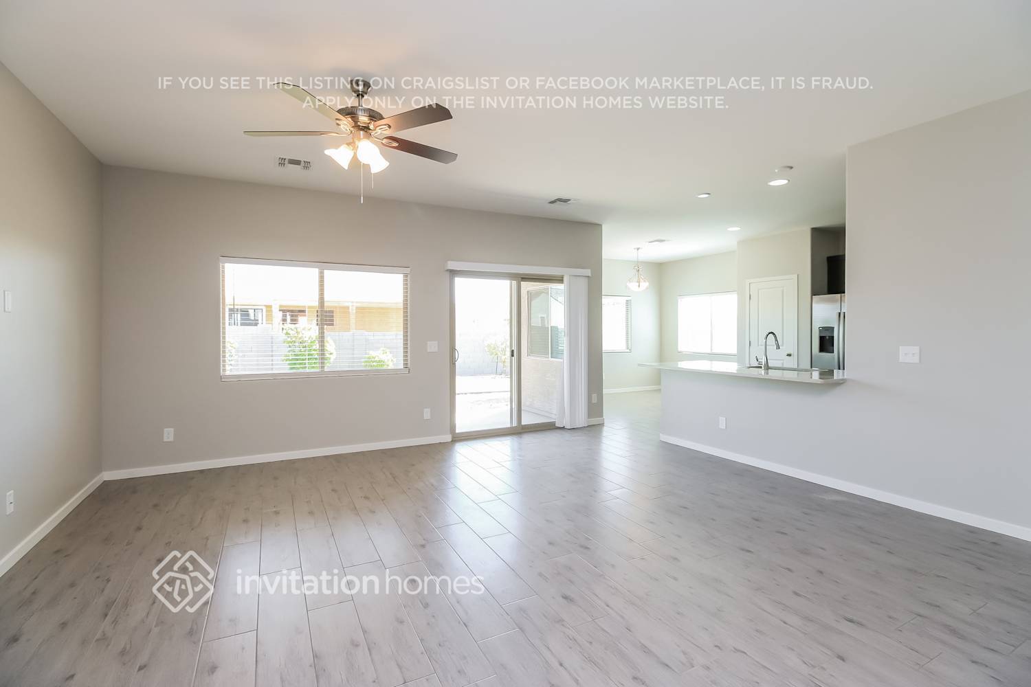 Building Photo - 5541 E Santa Clara Dr