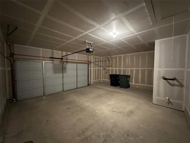 Building Photo - 103 Krause Spgs Dr