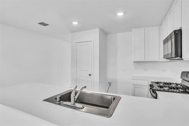 Building Photo - 2022 Shady Oaks Dr