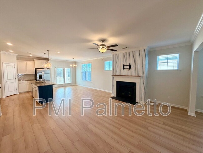 Building Photo - 456 Durwin Wy