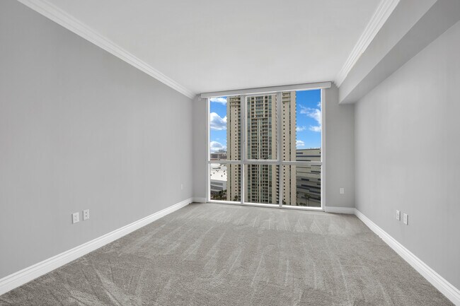 Building Photo - 2777 Paradise Rd