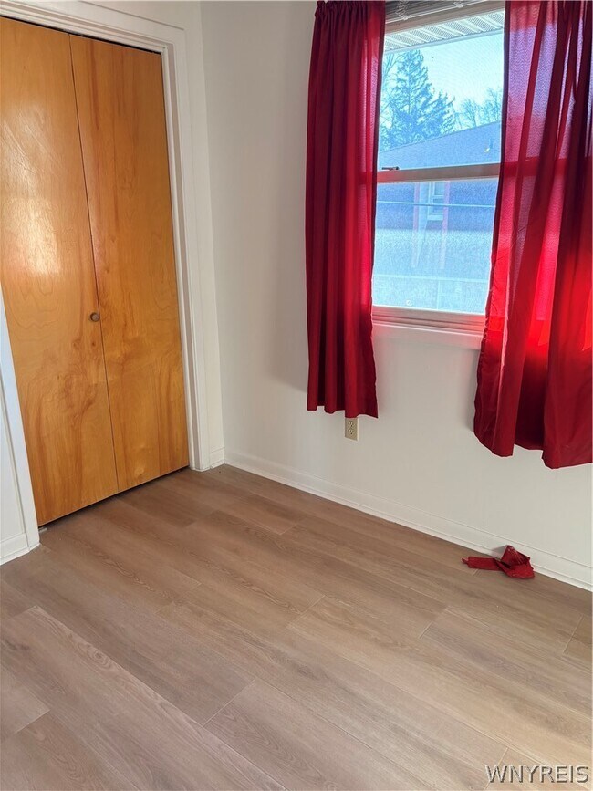 Building Photo - 141 Draden Ln