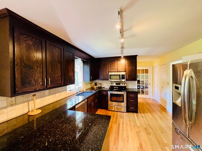 Building Photo - 679 Aspen Ln