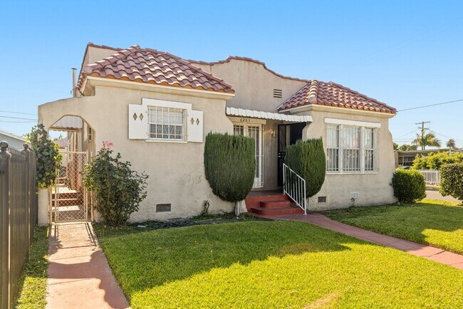 Building Photo - Coming Soon - Renovated Hyde Park Gem Near SoFi, LAX & Metro K Line