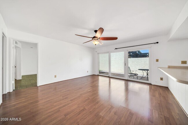 Building Photo - 6209 N 22nd Dr