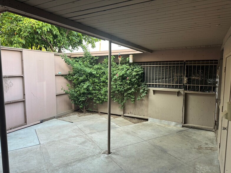 Building Photo - 1550 N Stapley Dr