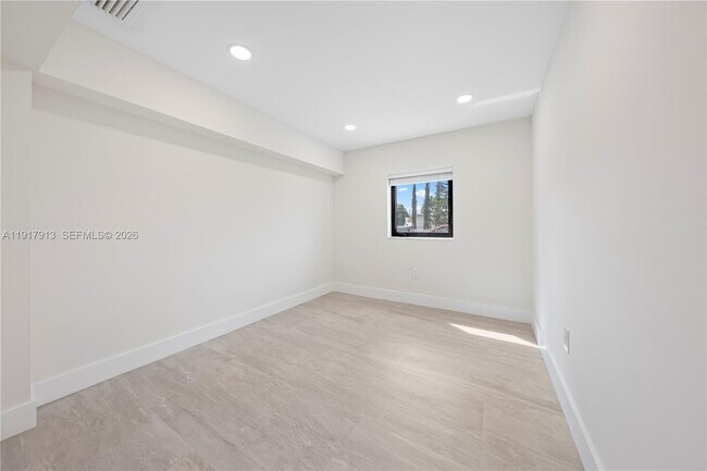 Building Photo - 161 SW 52nd Ct