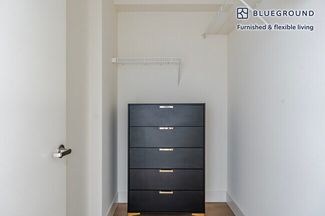 Building Photo - 10301 NE 10th St