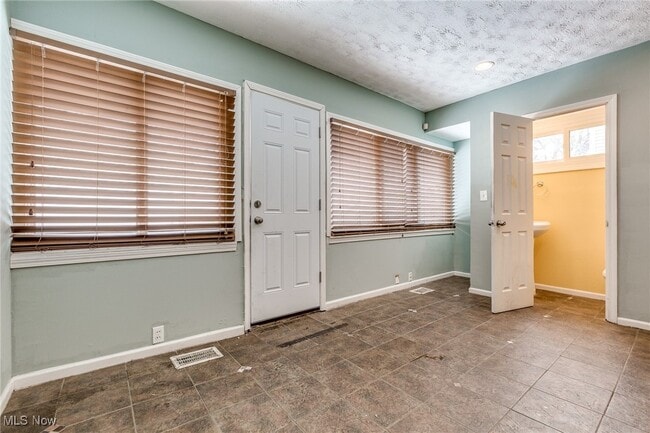 Building Photo - 3807 Northampton Rd