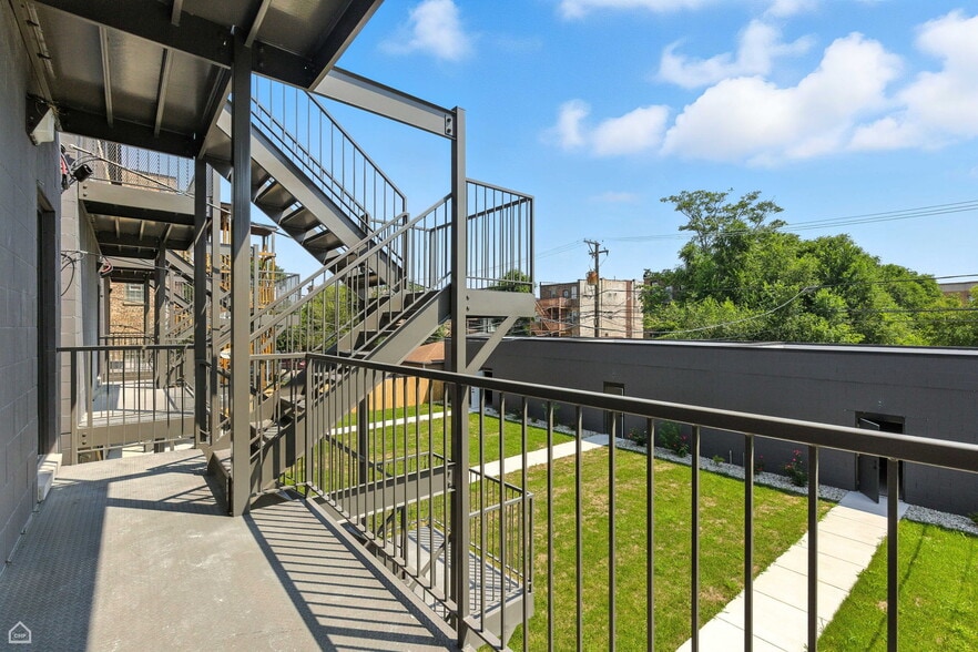 Building Photo - 4623 S Michigan Ave