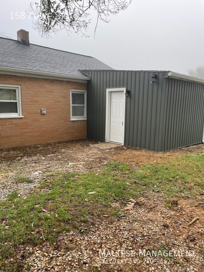 Building Photo - 158 Lowe St