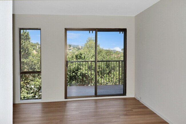 Building Photo - 40 Harbor Oak Dr