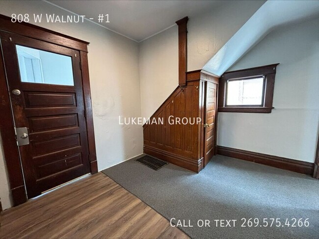 Building Photo - 808 W Walnut St