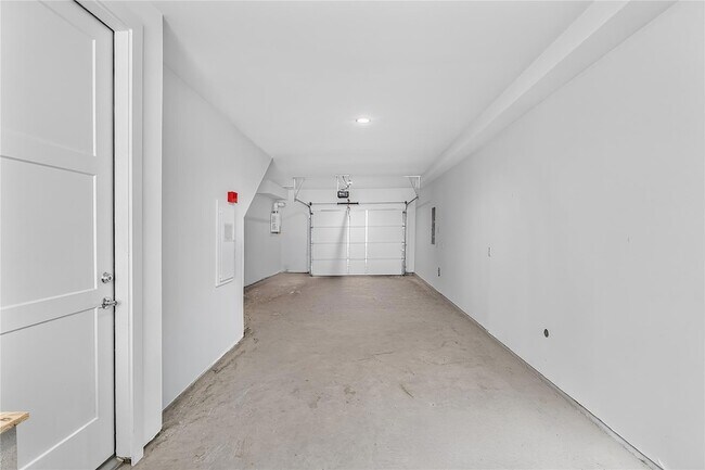Building Photo - 2805 McCurdy St