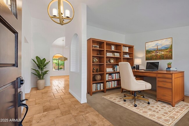 Building Photo - 5903 E Paradise Ln