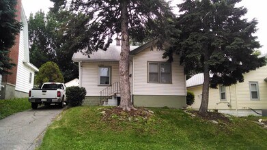 Building Photo - 3 Bedroom Morton Meadows Home for Rent - Close to Everything!