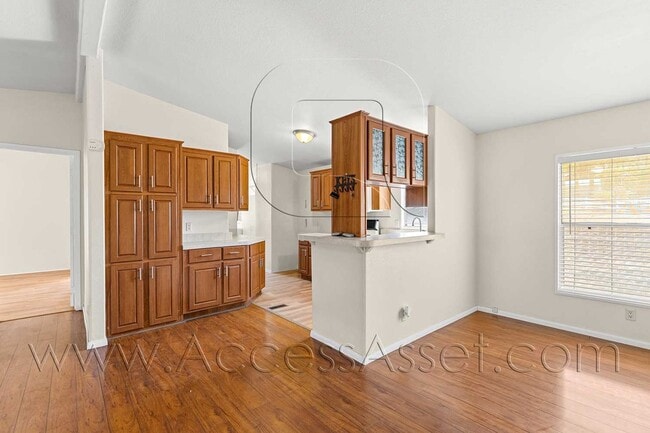 Building Photo - Spacious 3 Bedroom Home with Large Fenced Yard and Two-Car Garage