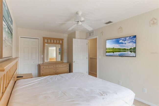 Building Photo - 2717 Bushman Dr